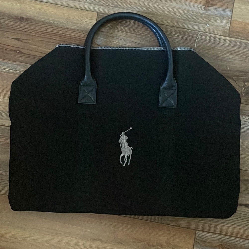 Ralph Lauren Duffle Bag. Color black. Brand new.